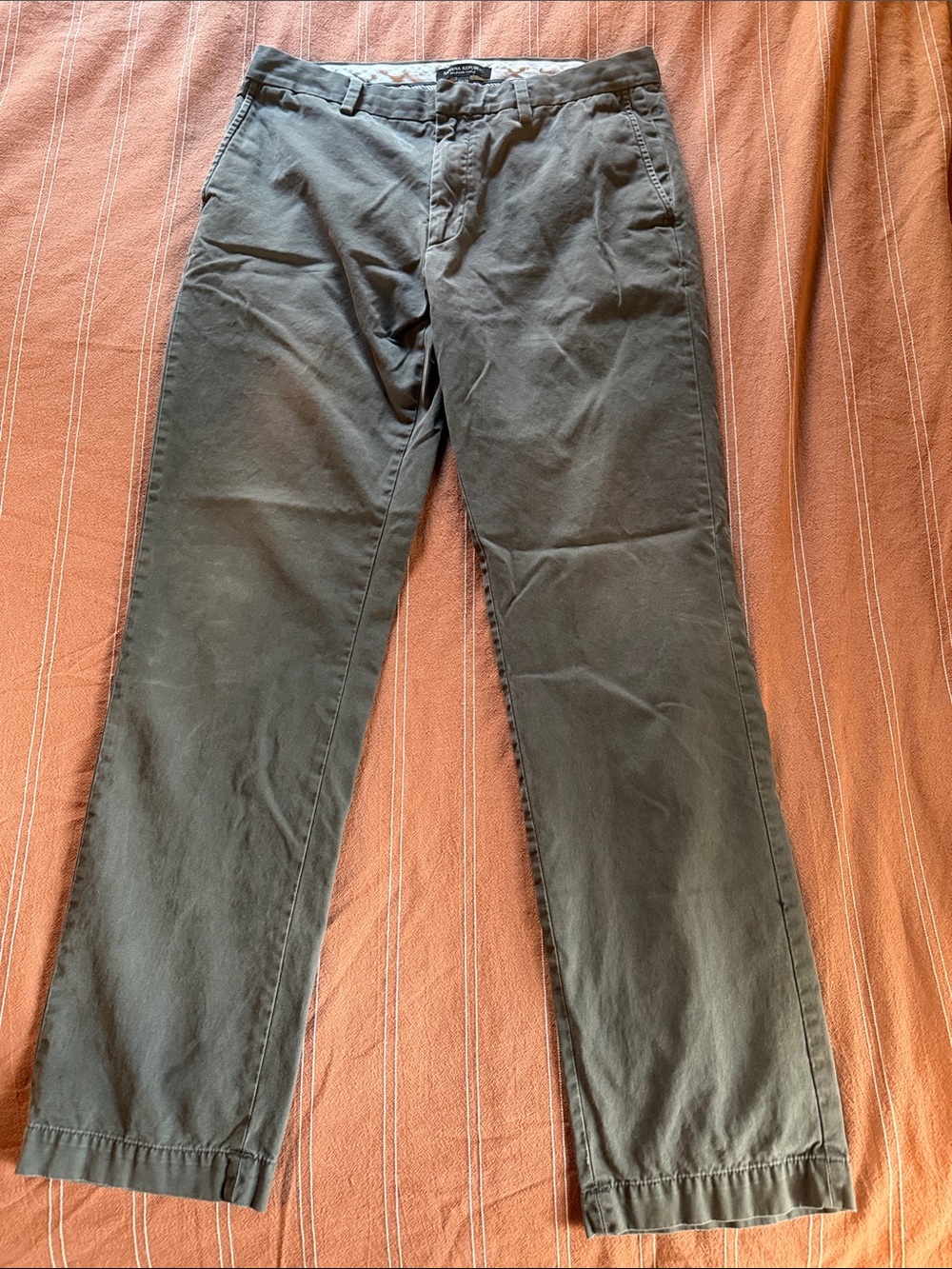 Banana Republic Men's Olive Chino Pants